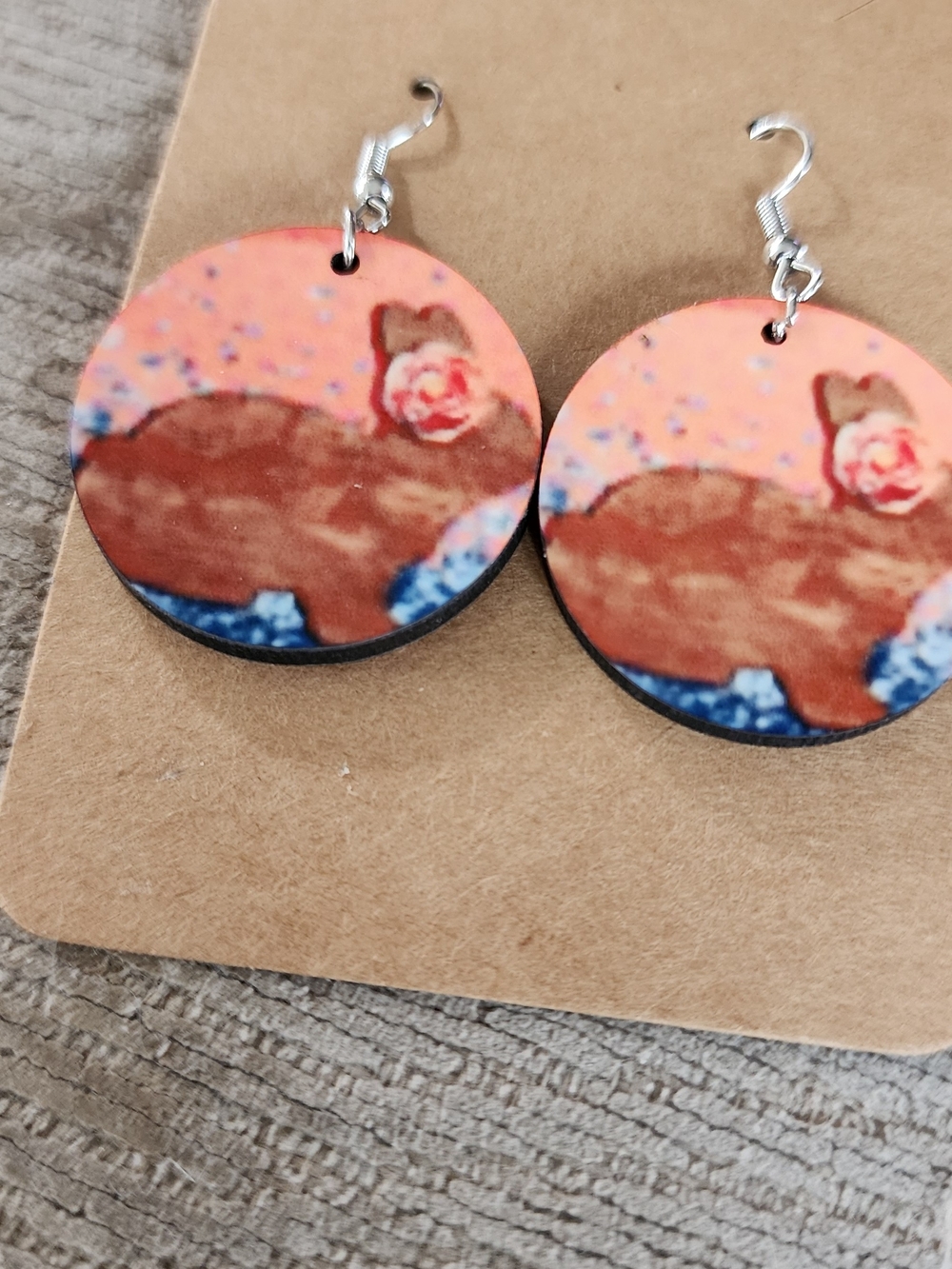 Round Floral Cat Earrings‎ - Coral & Brown